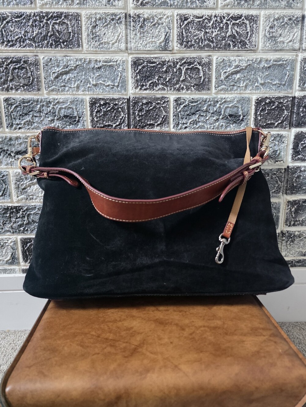 Vintage Rare Dooney & Bourke Black /Brown Suede Shoulder Bag - Picture 2 of 9